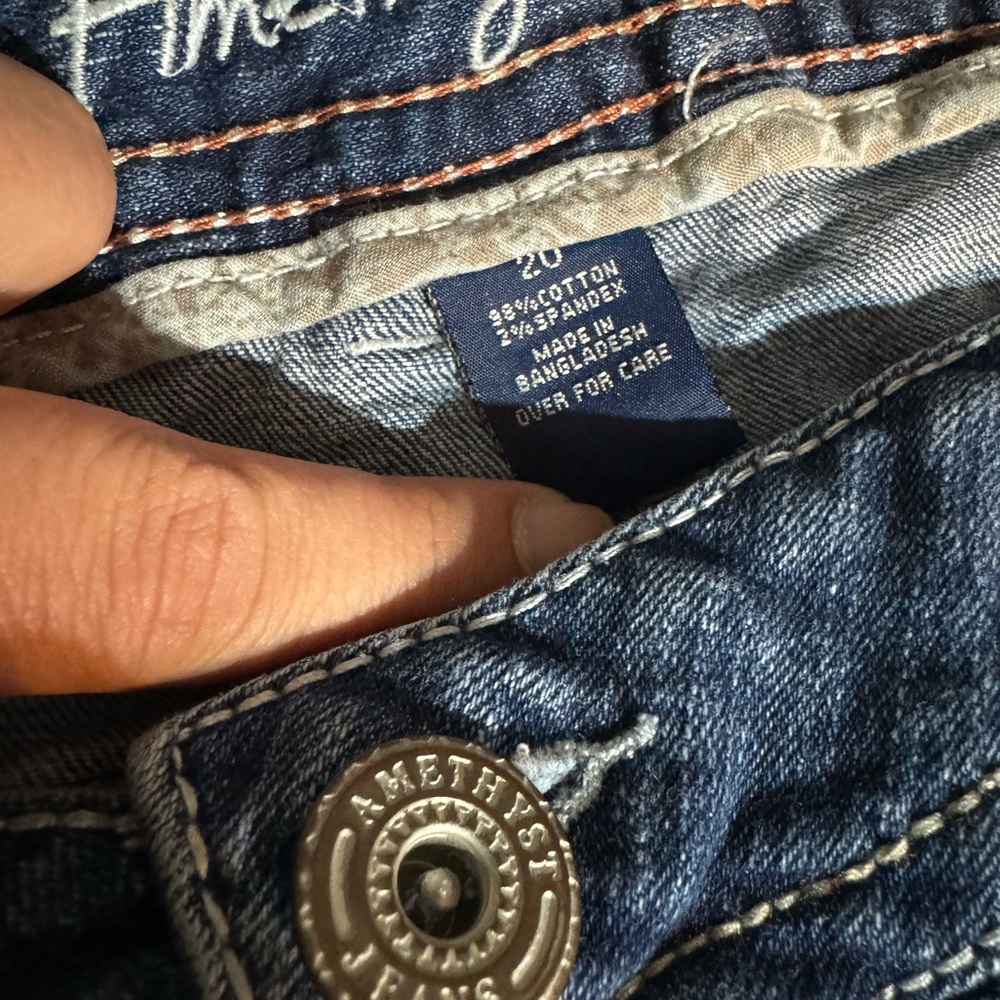 Jeans crop right under the knee size 20